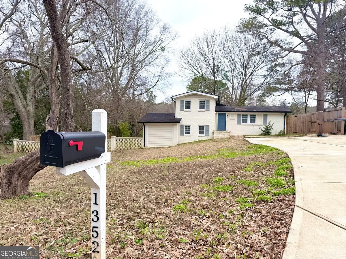 1352 N Hicks Circle Nw, Conyers, GA 30012 - #1