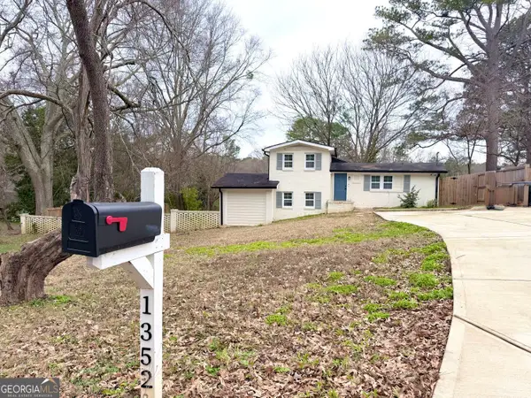 1352 N Hicks Circle Nw, Conyers, GA 30012