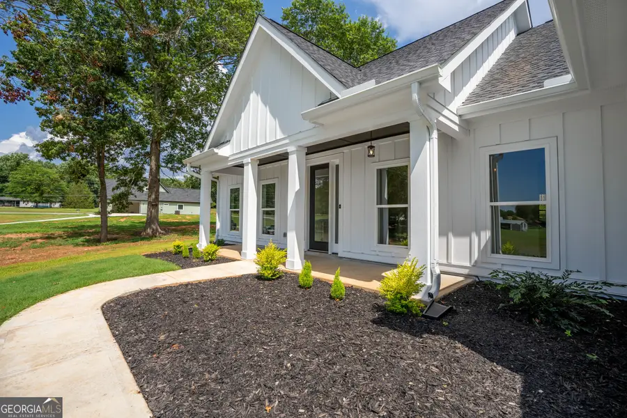 135 Oak Terrace Drive, Banks, GA 30511 - Image #2