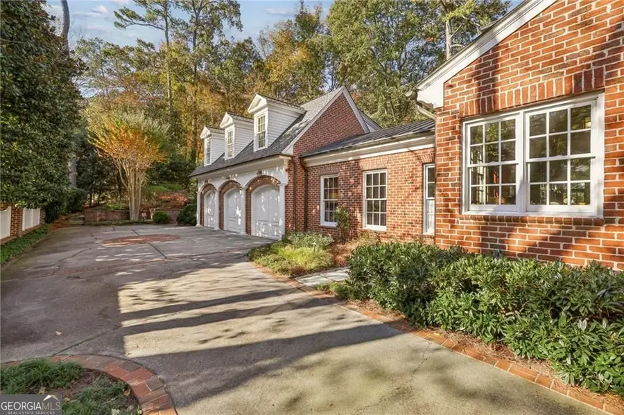 4392 Club Drive Ne, Atlanta, GA 30319 - Image #3