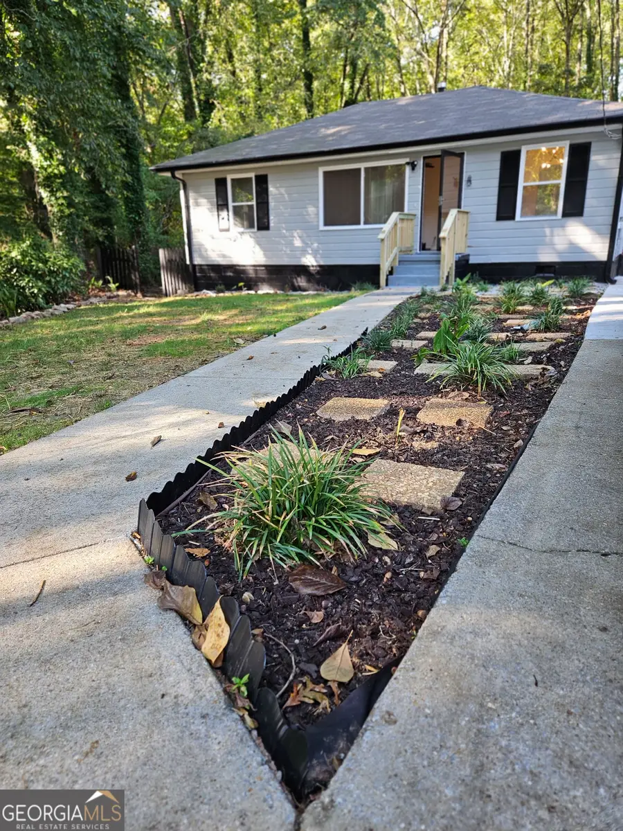 369 Autumn Lane Sw, Atlanta, GA 30310 - Image #2