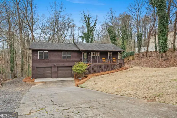 426 Riverlake Court, Woodstock, GA 30188