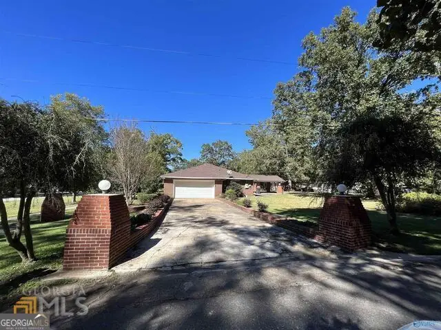 216 Iris Drive, Centre, AL 35960 - #2