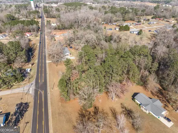 42.5 Old Perry Road, Bonaire, GA 31005