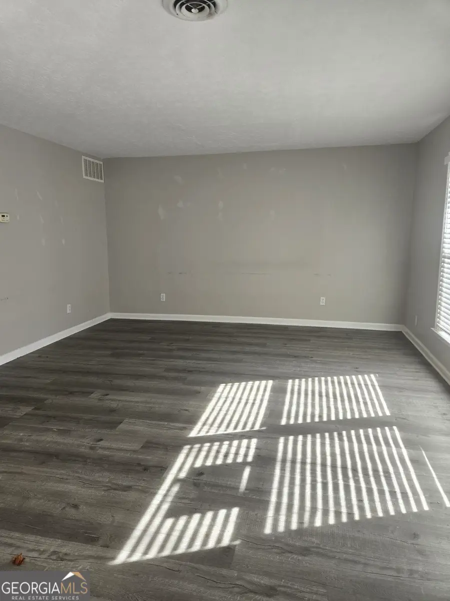 11 Pine Canyon Drive Sw, Atlanta, GA 30331 - Image #3