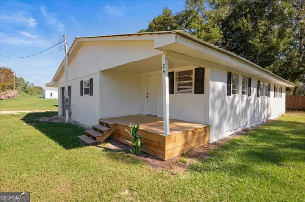 24 Sangster Road, Jesup, GA 31545