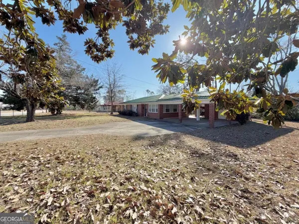 44 E Plum Street, Hazlehurst, GA 31539