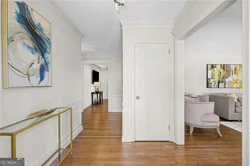 3819 N Stratford Road Ne, Atlanta, GA 30342 - Image #3