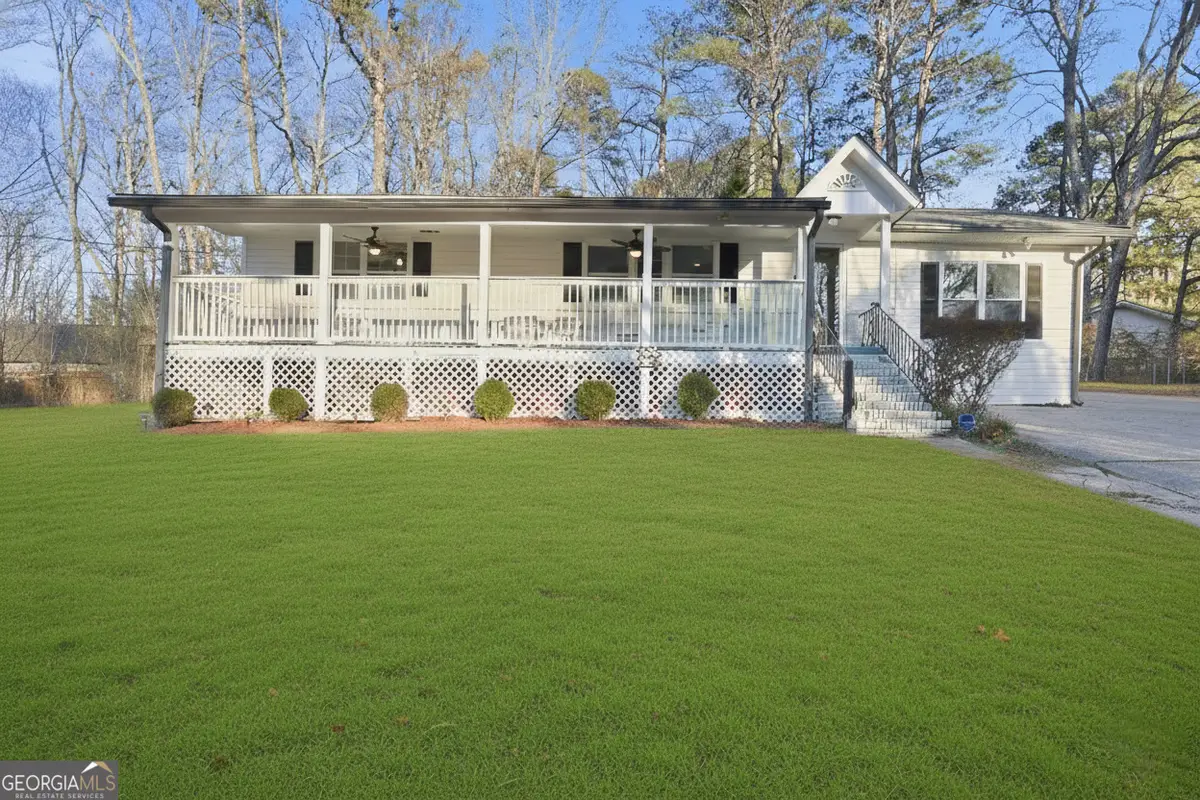 5215 Dixie Lake, Union City, GA 30291 - #1