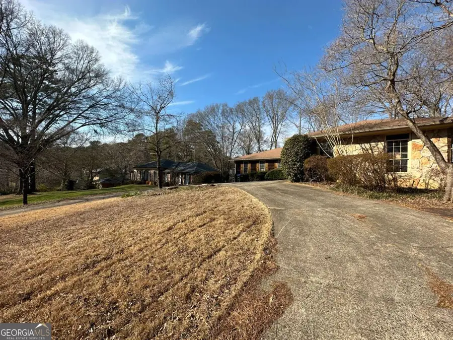 320 Wickerberry Lane, Roswell, GA 30075 - Image #3