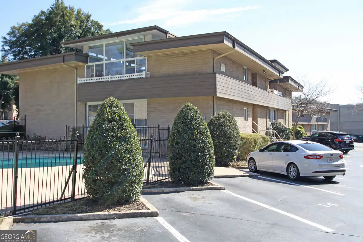 346 Carpenter Drive Drive Ne #32, Sandy Springs, GA 30328 - Image #1