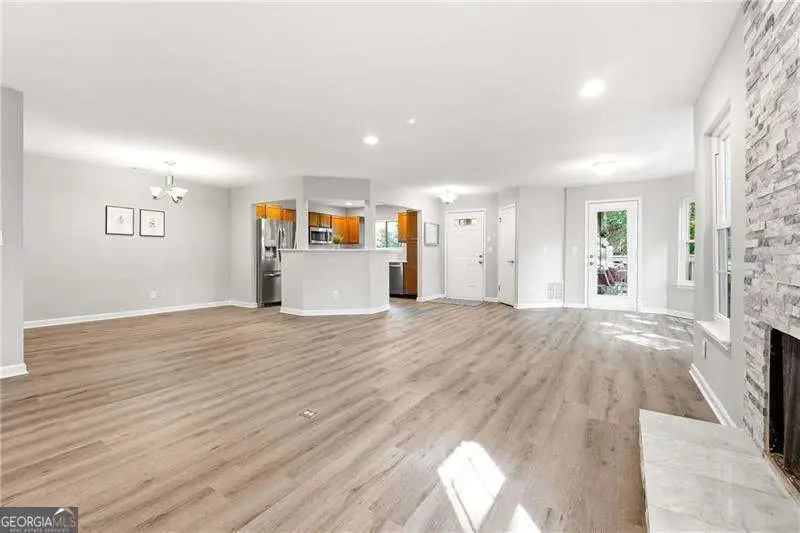 604 Mill Pond Road #604, Roswell, GA 30076 - Image #3