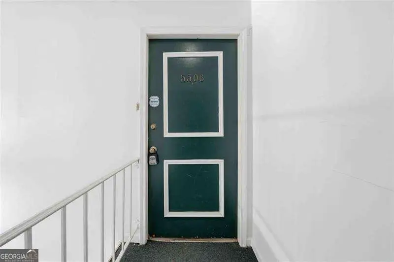 5506 Kingsport Drive, Atlanta, GA 30342 - Image #2
