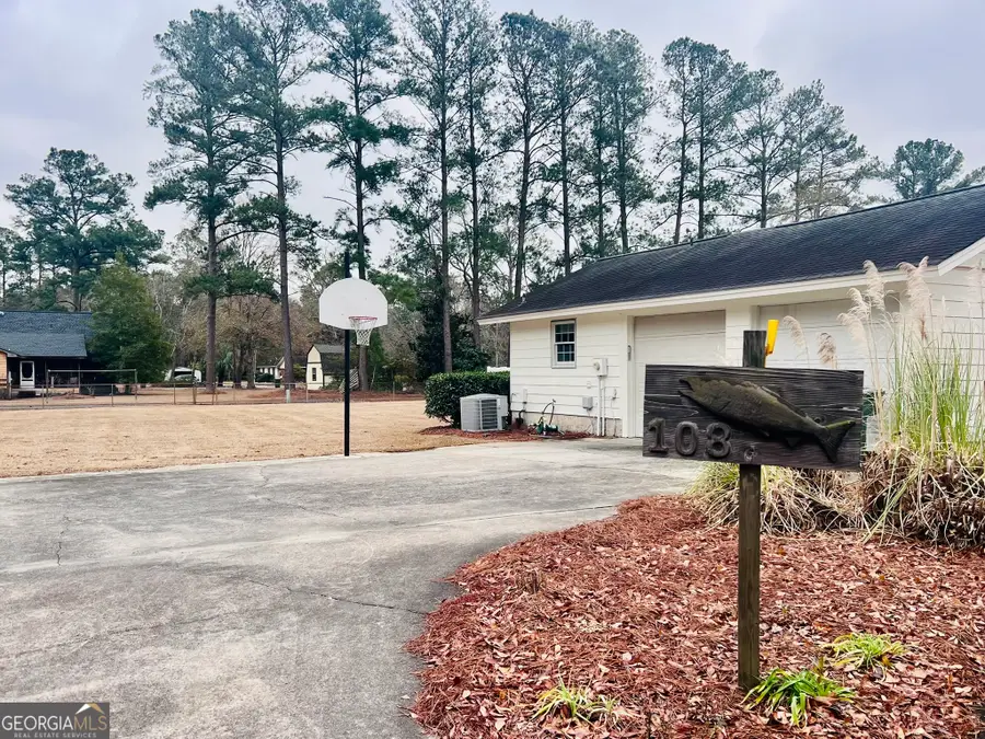 108 Worth Street, Jesup, GA 31545 - #3