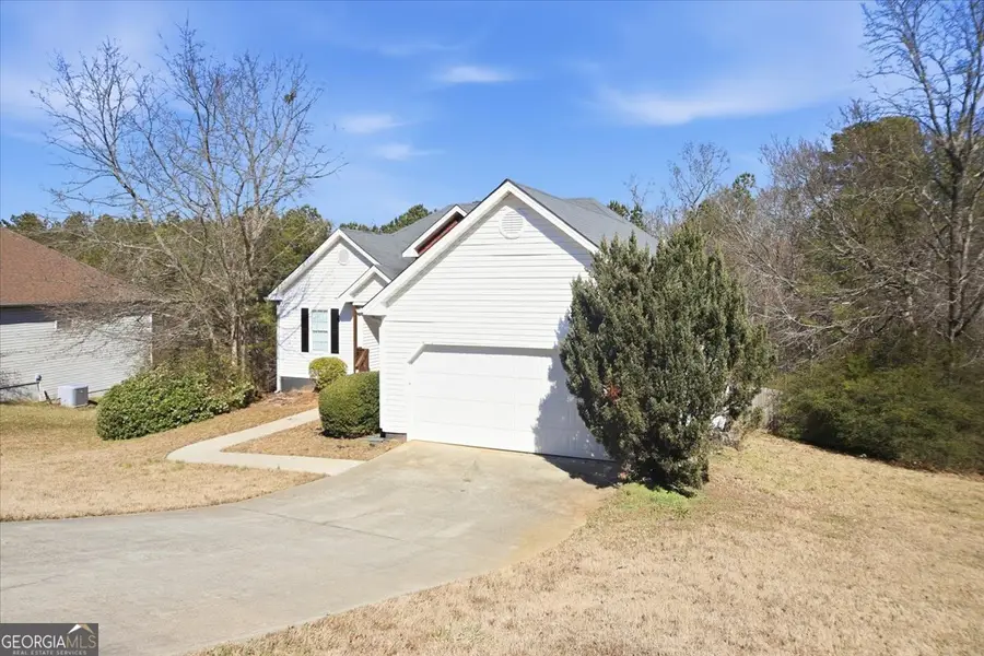 232 Cambridge Dr, Loganville, GA 30052 - #2