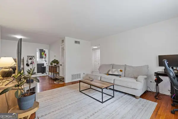3510 Roswell Road #M3, Atlanta, GA 30305