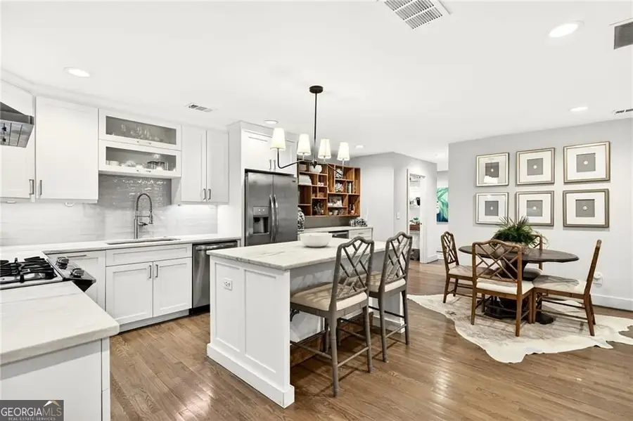 953 Sharon Circle Se, Smyrna, GA 30080 - Image #3