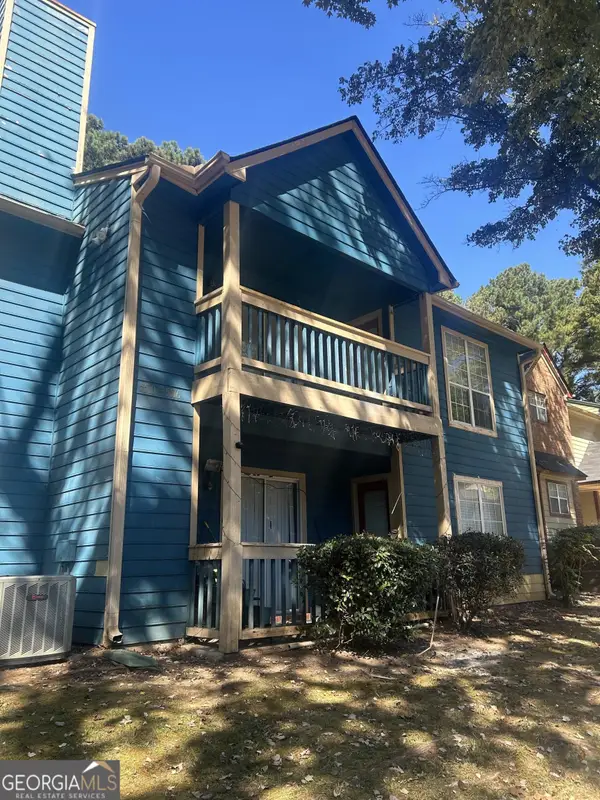 5516 Mountain Springs Circle, Stone Mountain, GA 30088