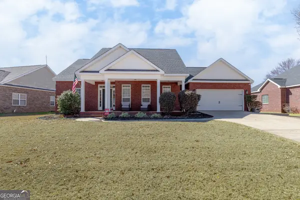300 Hunts Landing Drive, Kathleen, GA 31047