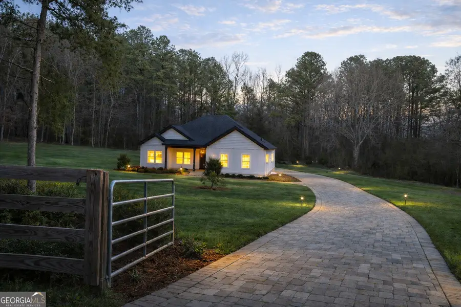 337 W Ridgeway Road, Maysville, GA 30558 - #2