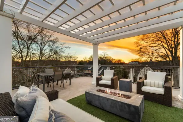 301 Canton Way, Roswell, GA 30075