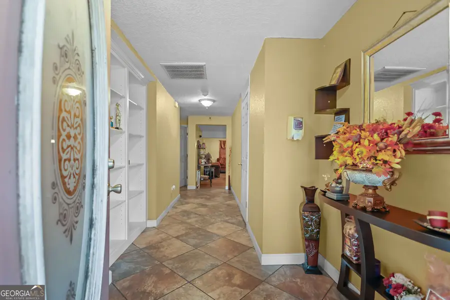 412 S Willow Street, Jesup, GA 31546 - #3