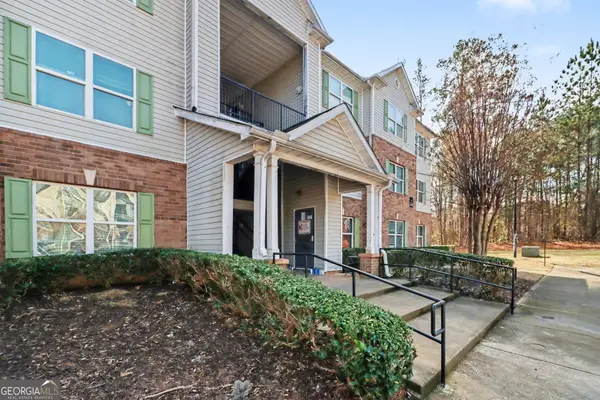 9102 Fairington Ridge Circle, Lithonia, GA 30038