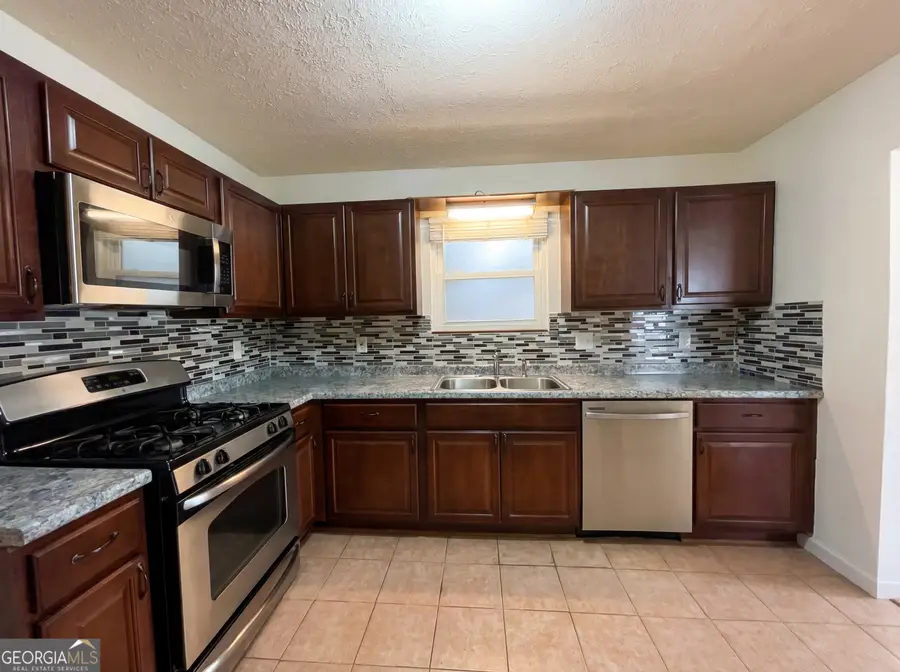 5328 Ridge Forest Drive, Stone Mountain, GA 30083 - #2