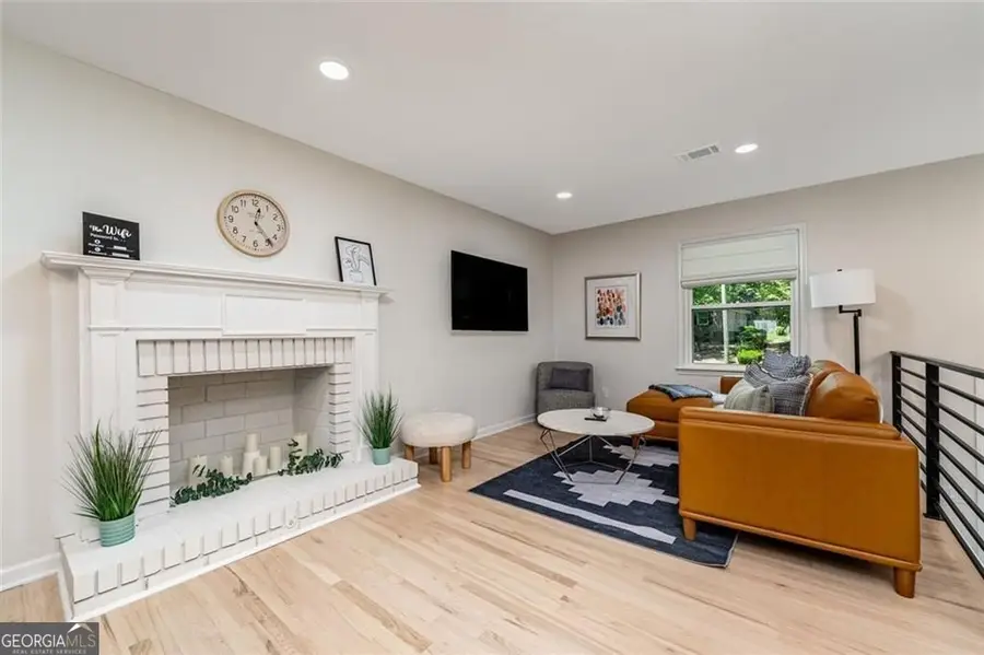 677 Hillandale Circle Sw, Marietta, GA 30064 - #3