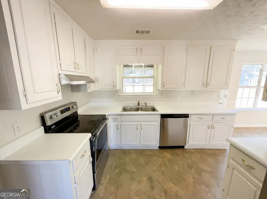 130 Berkshire Drive, Covington, GA 30016 - #2