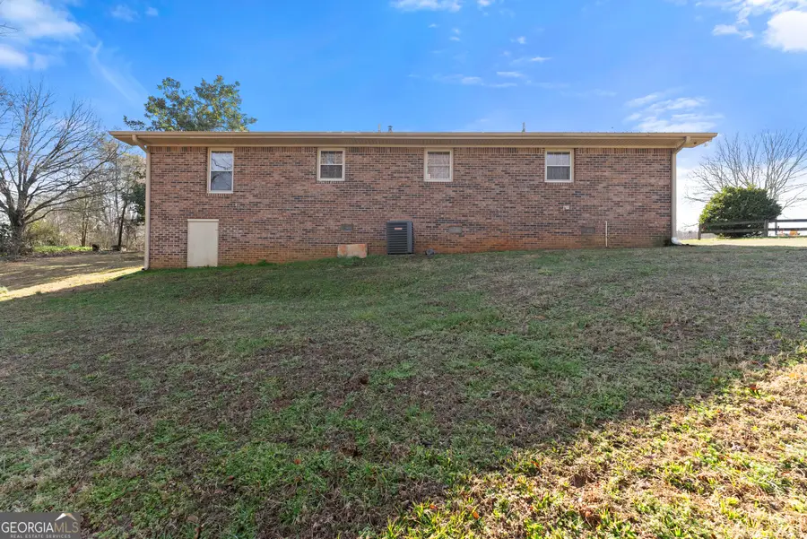 431 Clover Leaf Road, Cleveland, GA 30528 - #2