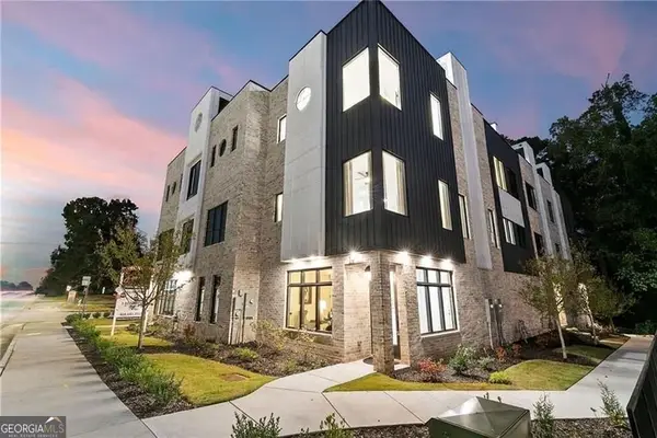 1962 8th Street #5, Chamblee, GA 30341