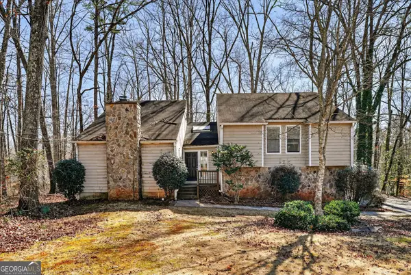 879 Lost Creek Circle, Stone Mountain, GA 30088