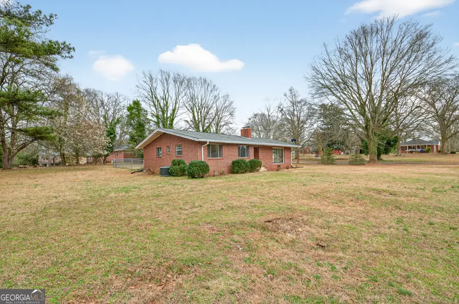 236 6th Avenue, Winder, GA 30680 - #3