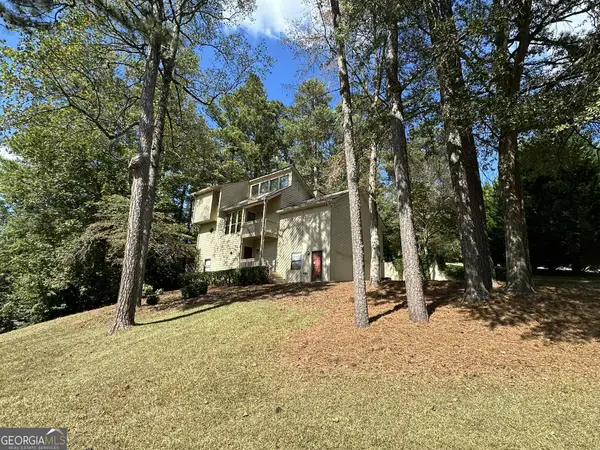 340 Farm Path, Roswell, GA 30075