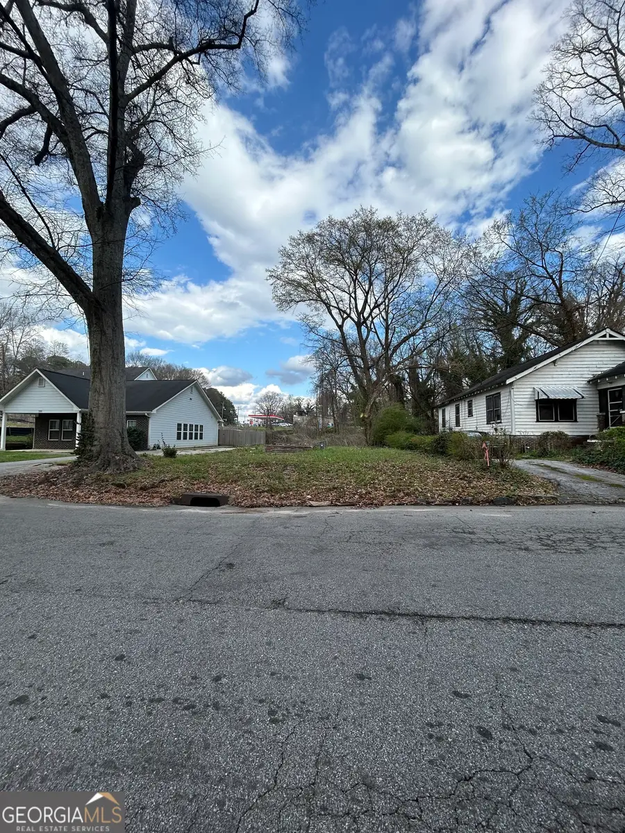 583 Woodlawn Avenue Nw, Atlanta, GA 30318 - #2