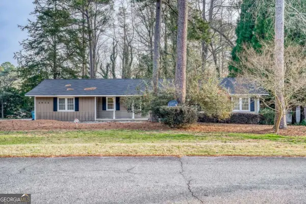 2032 Lake Lucerne Drive Sw, Lilburn, GA 30047