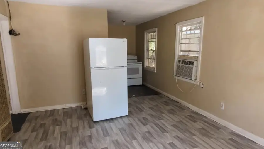 905 Dorsett Avenue, Albany, GA 31701 - #2