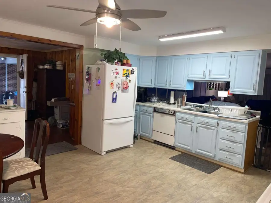 129 E Brumby Street, Reidsville, GA 30453 - #3