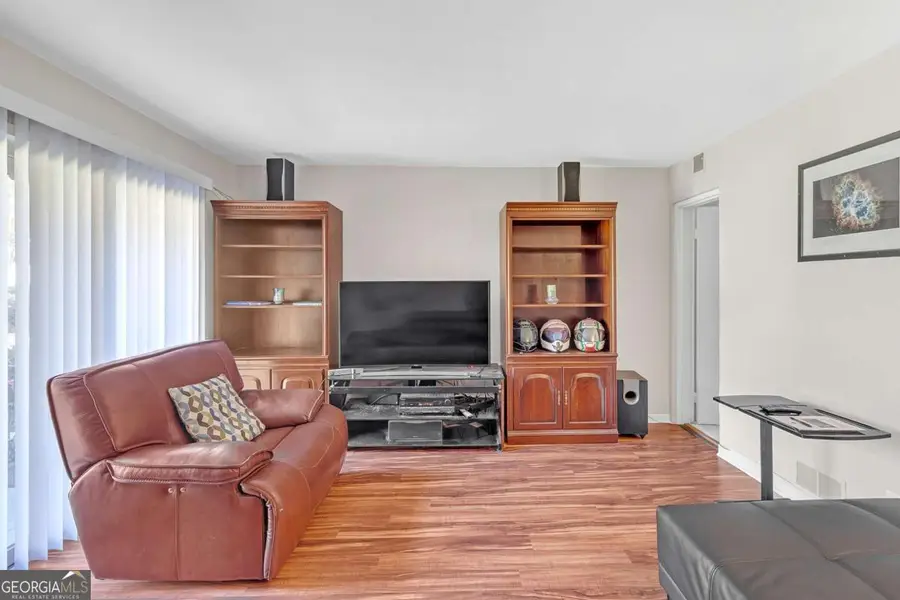 276 Lakemoore Drive Ne #E, Atlanta, GA 30342 - #3