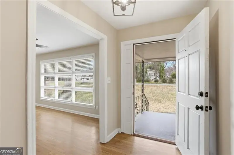 305 Brookwood Drive Sw, Marietta, GA 30064 - #2