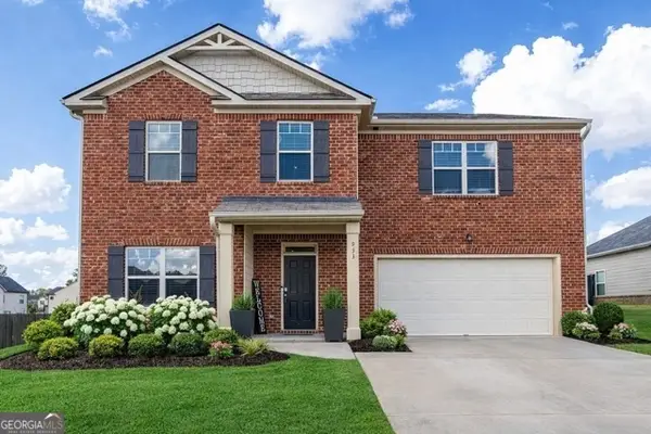 933 Nandina Lane, Loganville, GA 30052