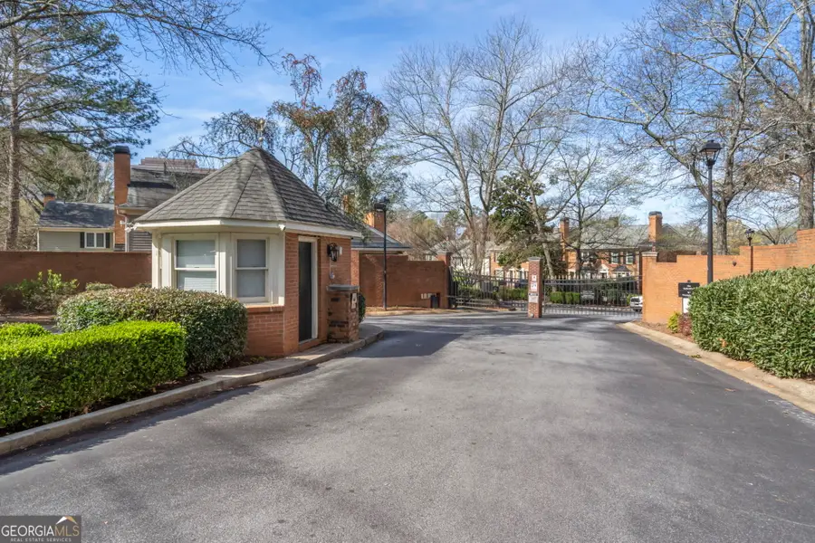 24 Mount Vernon Circle, Sandy Springs, GA 30338 - #3