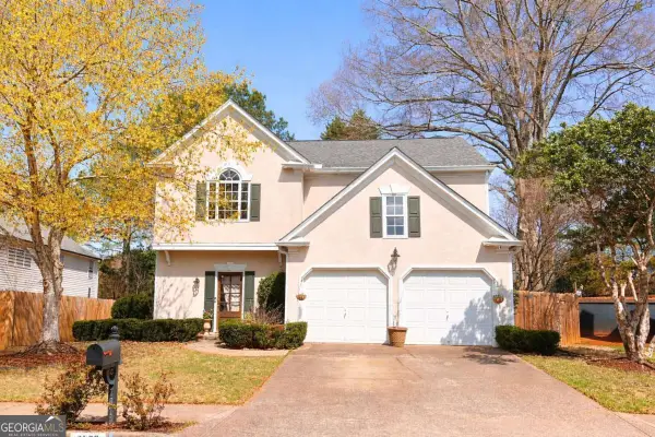 7070 Foxberry Ln, Roswell, GA 30075