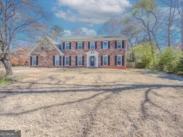 866 Foxfire Drive, Lawrenceville, GA 30044