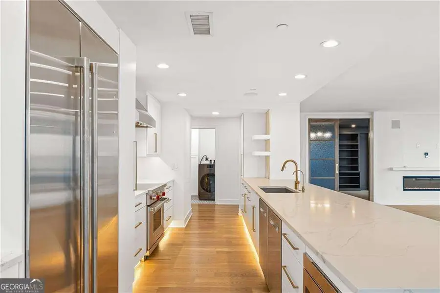 3481 Lakeside Drive Ne #P206, Atlanta, GA 30326 - #2