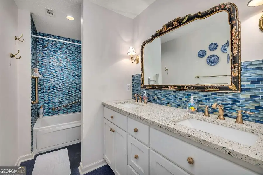 548 Oglethorpe Avenue #11, Saint Simons, GA 31522 - #3