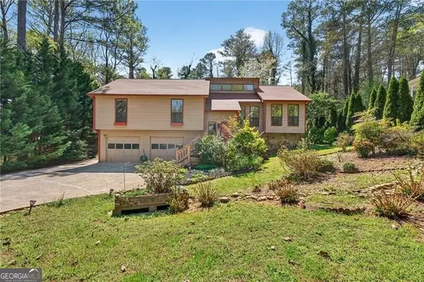 120 Farm Track, Roswell, GA 30075