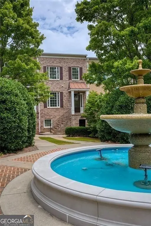 956 Persimmon Point Ne, Sandy Springs, GA 30328 - #2