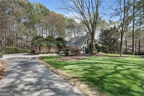 9635 Red Bird Lane, Johns Creek, GA 30022